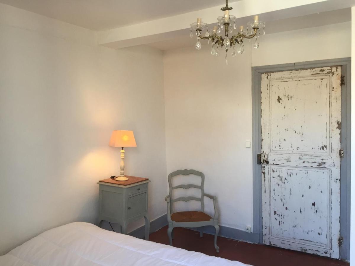Le Petit Relais Du Canal Trèbes Esterno foto